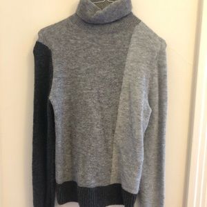 COS colorblock turtle neck